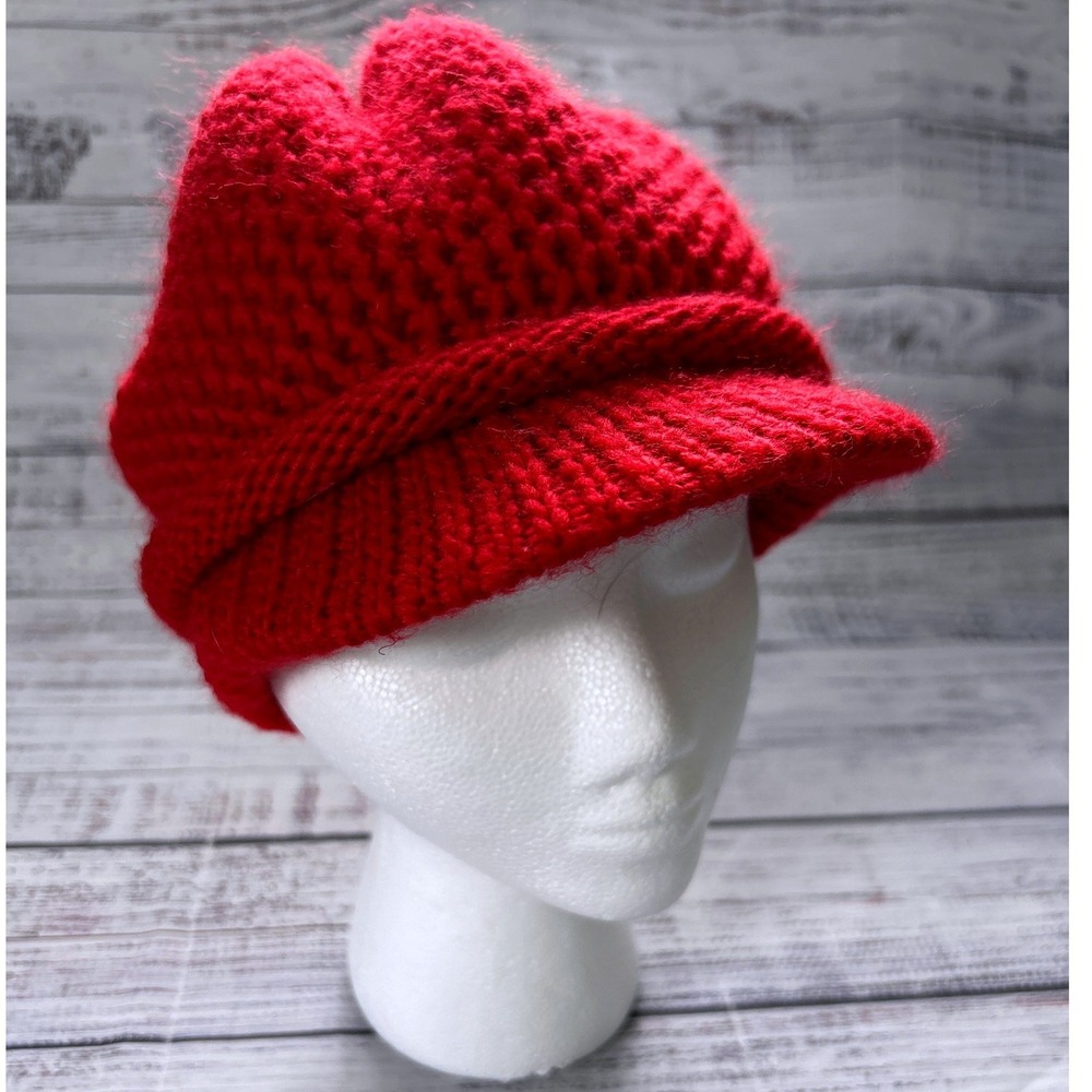 Newsboy Women Red Chunky Textured Knit Short Brim Hat